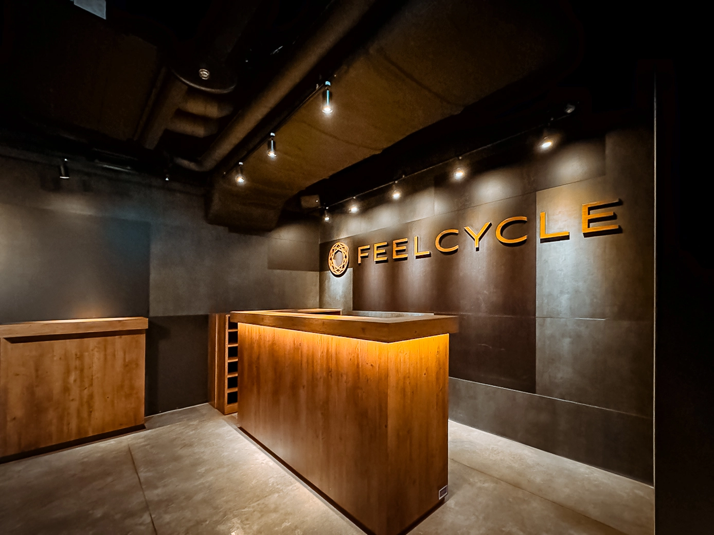 FEELCYCLE 船橋 スタジオ写真