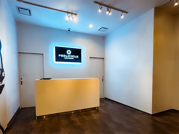 FEELCYCLE 福岡天神 スタジオ写真