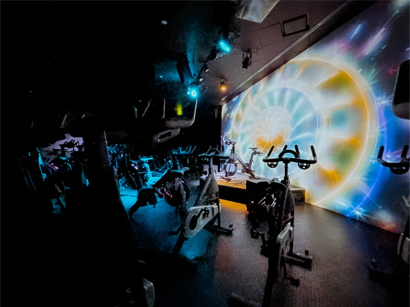 FEELCYCLE 銀座京橋 スタジオ写真