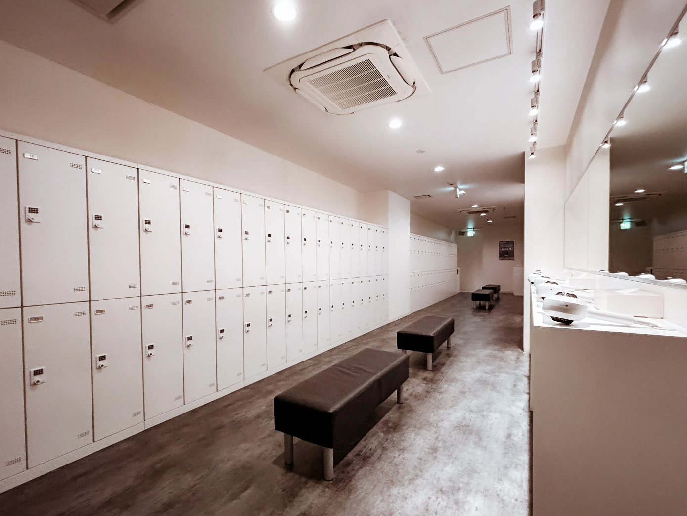 FEELCYCLE 上大岡 スタジオ写真