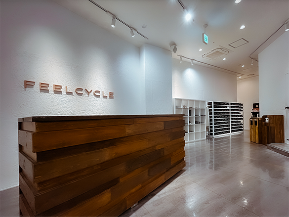 FEELCYCLE 越谷 スタジオ写真