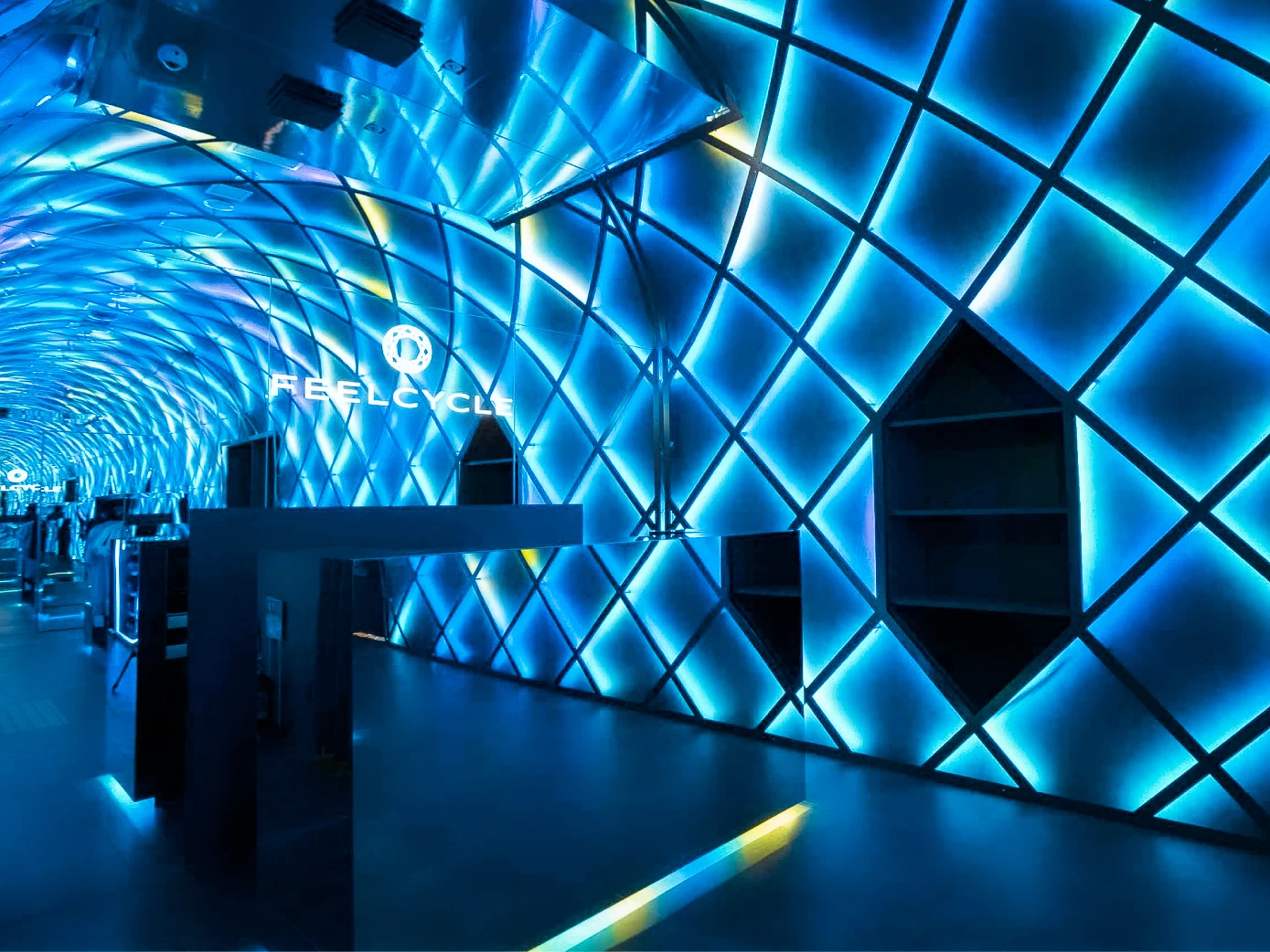 FEELCYCLE 京都河原町 スタジオ写真