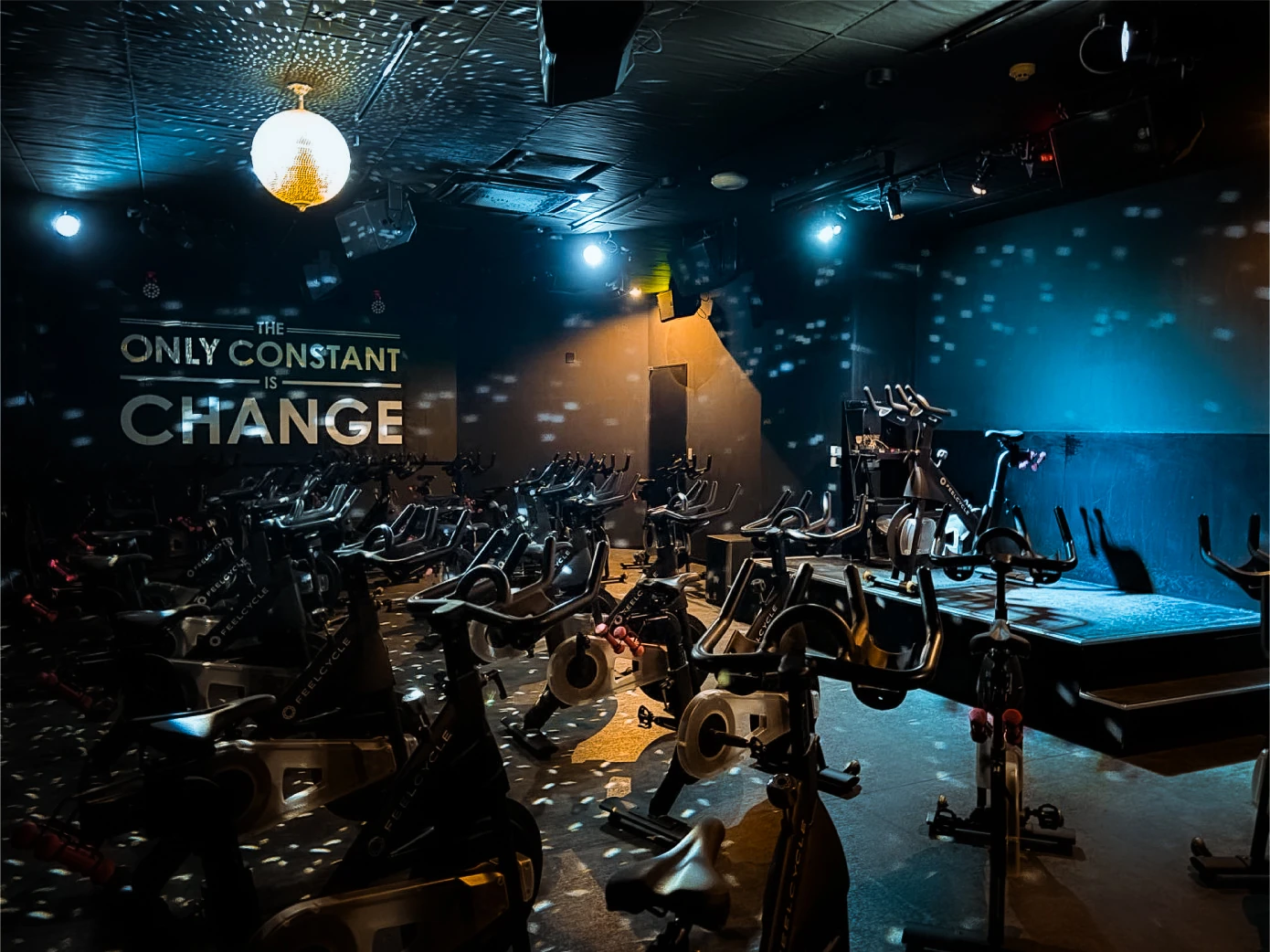 FEELCYCLE 川崎 スタジオ写真