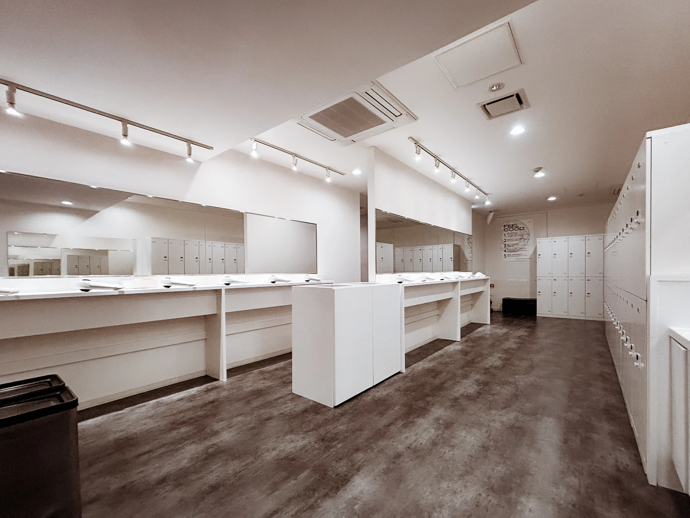 FEELCYCLE 中目黒 スタジオ写真