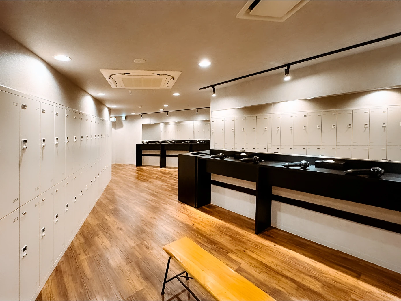 FEELCYCLE 渋谷 スタジオ写真