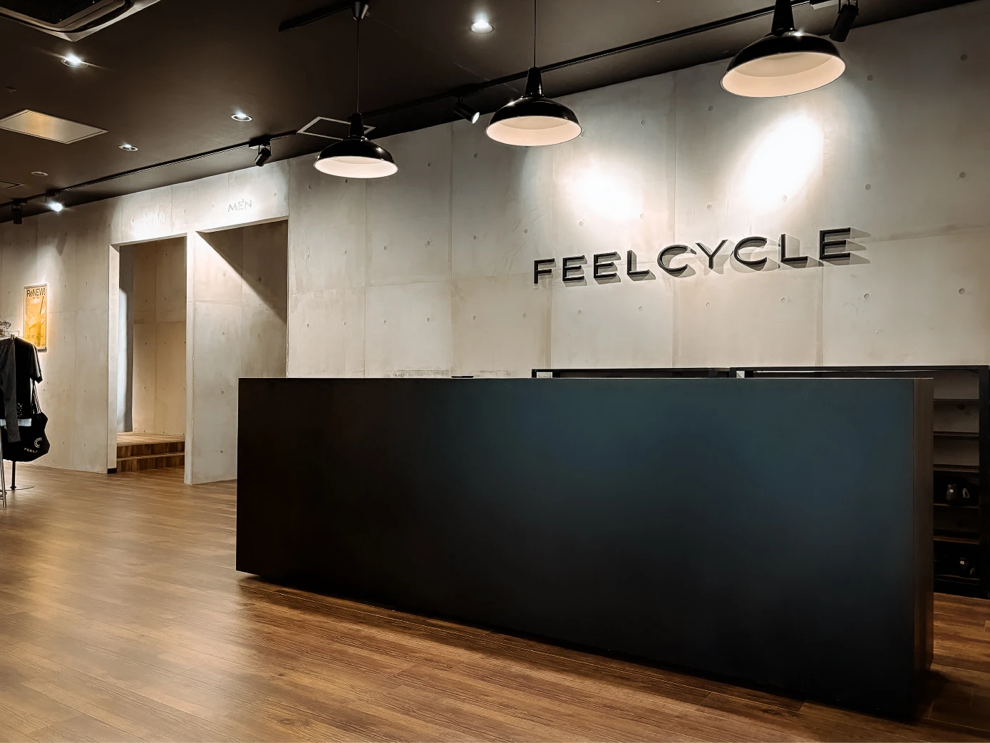 FEELCYCLE 汐留 スタジオ写真