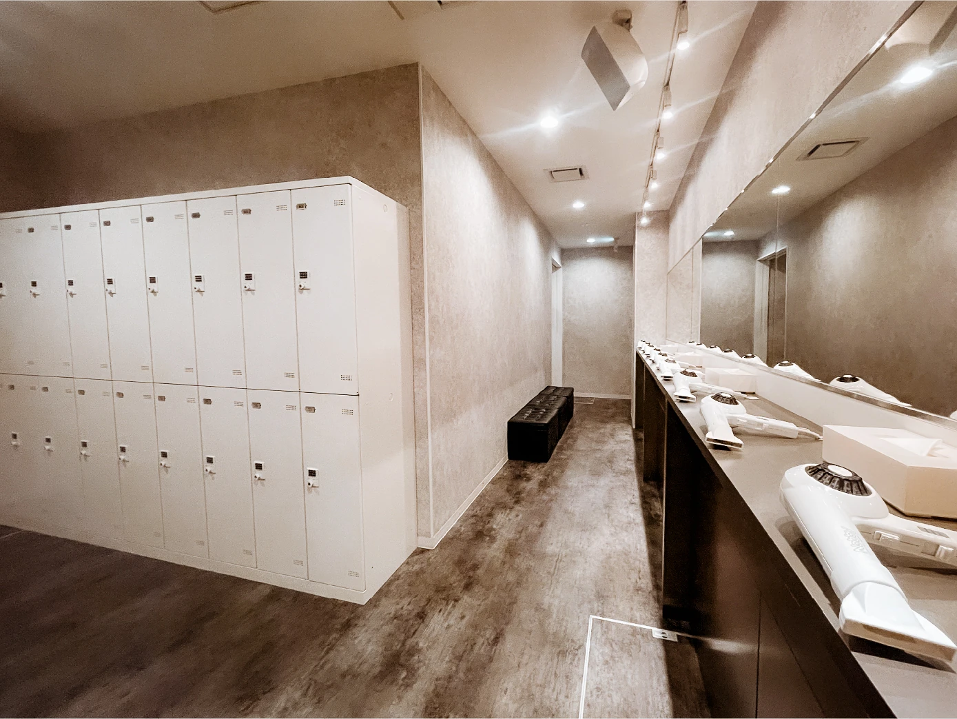 FEELCYCLE 新宿 スタジオ写真