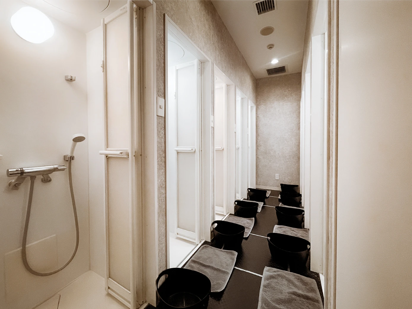 FEELCYCLE 新宿 スタジオ写真