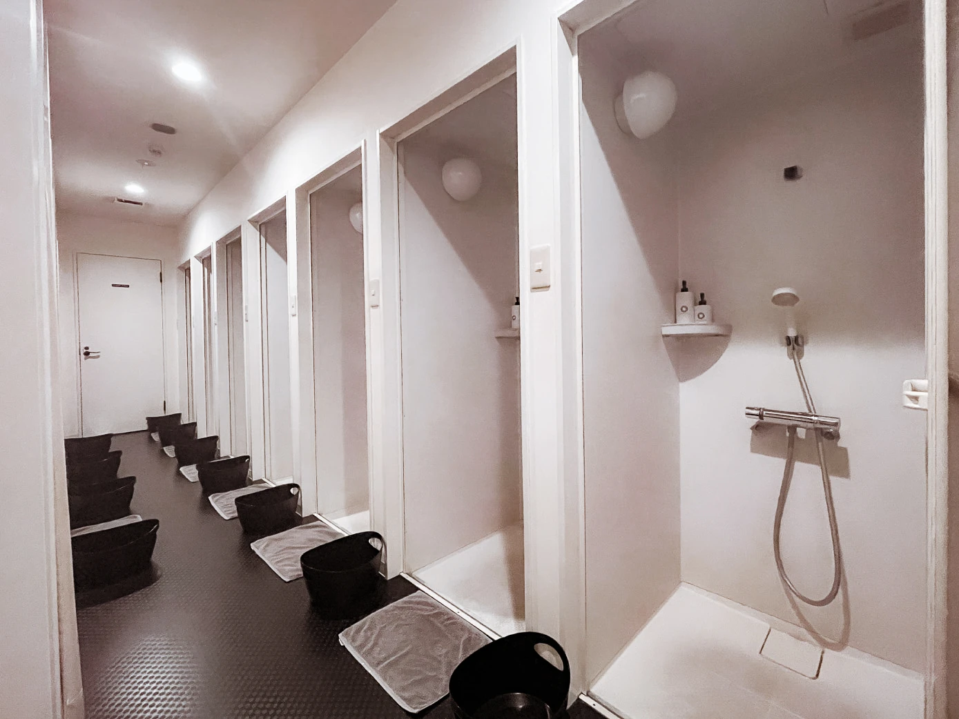 FEELCYCLE 栄 スタジオ写真