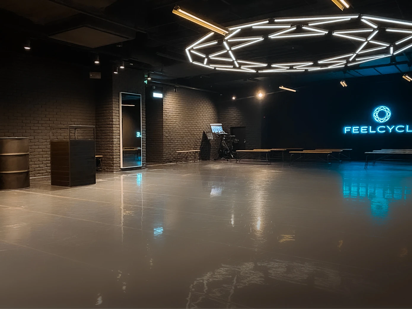 FEELCYCLE 札幌 スタジオ写真