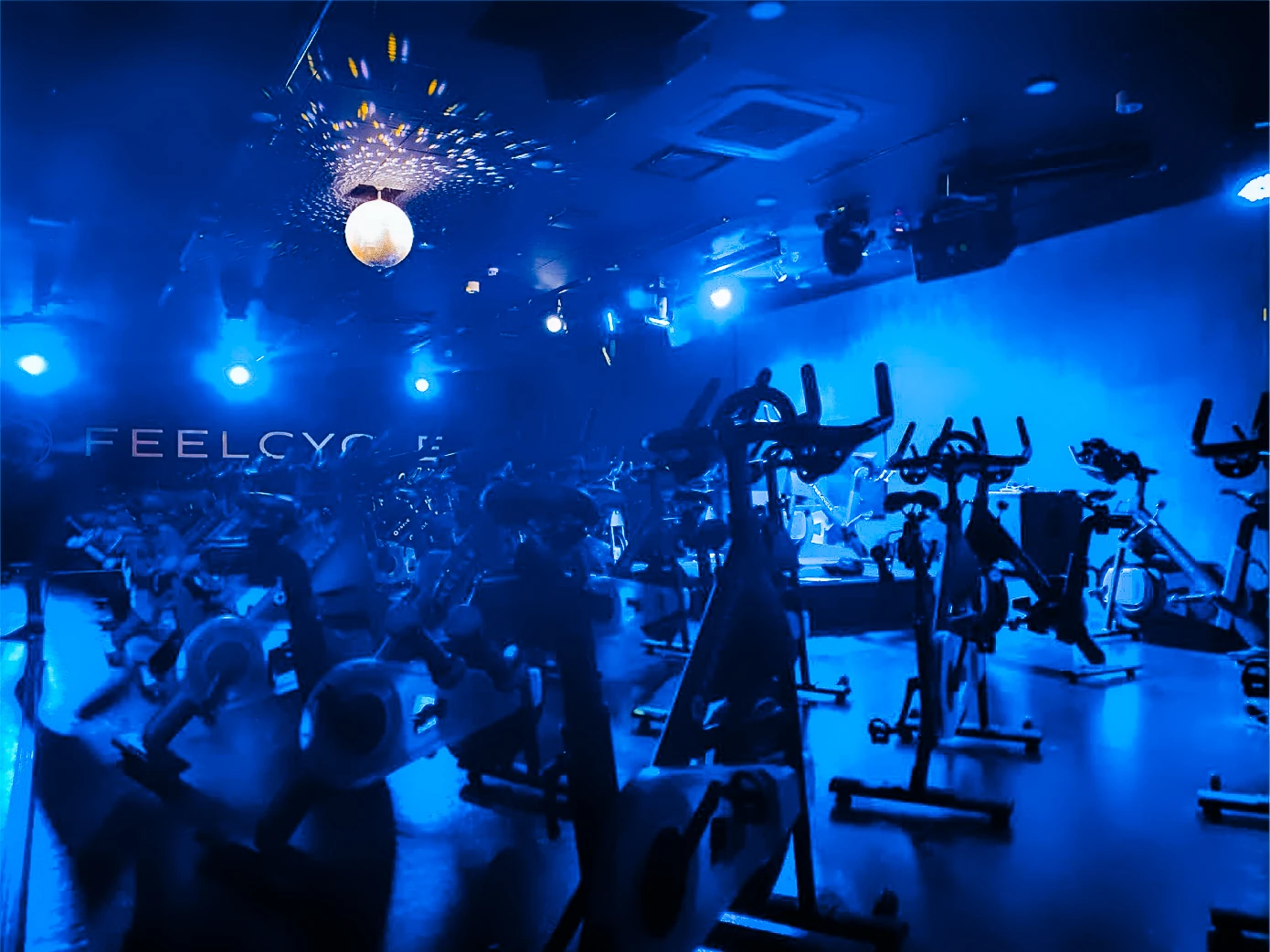 FEELCYCLE 札幌 スタジオ写真