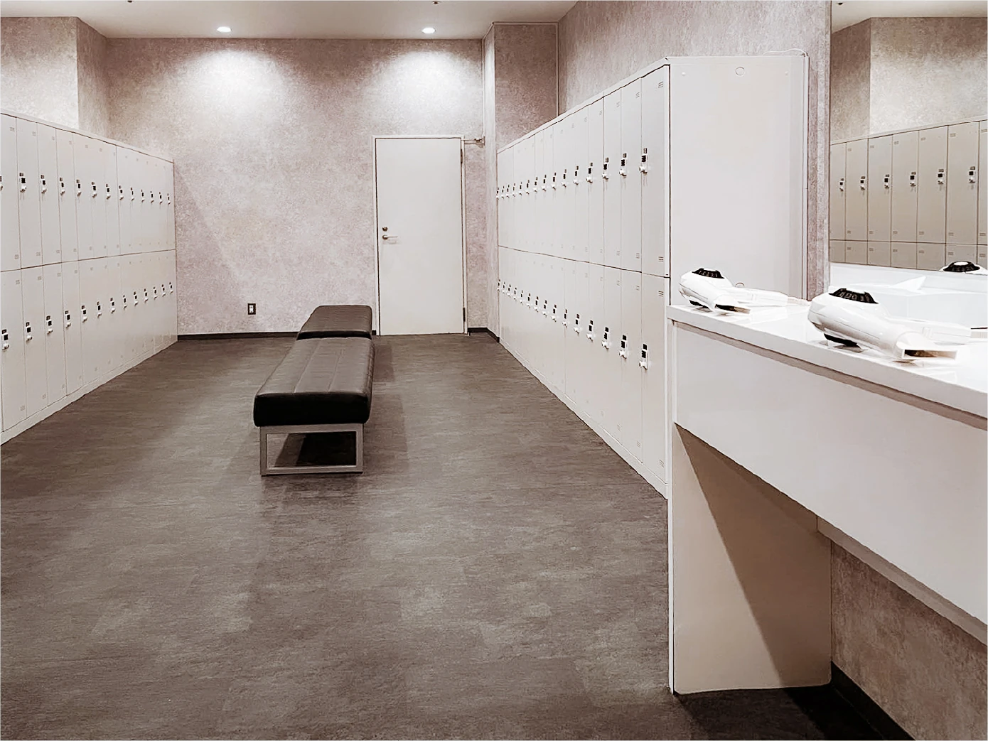 FEELCYCLE 心斎橋 スタジオ写真