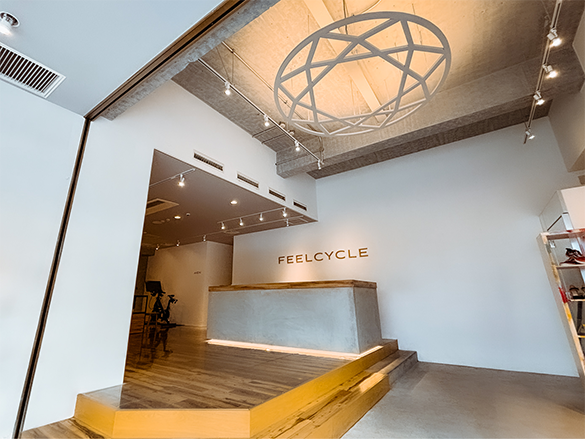 FEELCYCLE 横浜 スタジオ写真