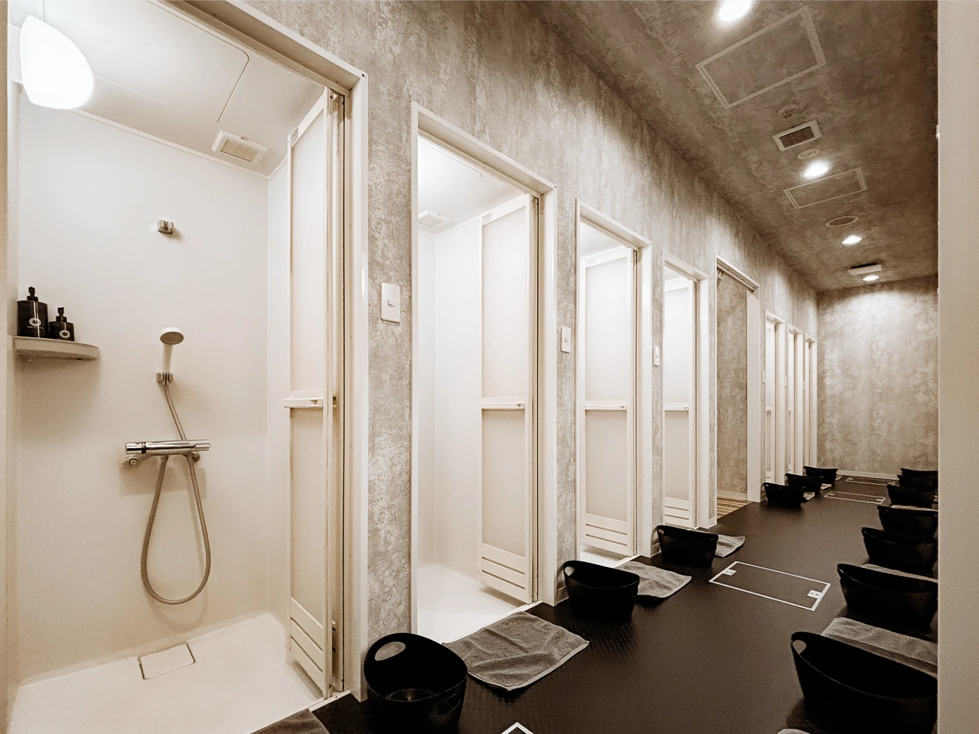 FEELCYCLE 横浜 スタジオ写真