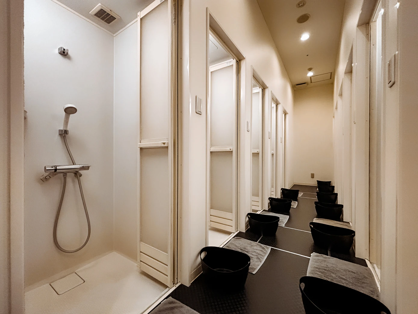 FEELCYCLE 横須賀中央 スタジオ写真