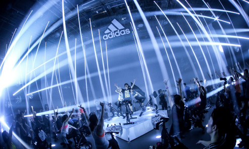 「ADIDAS TRAINING ZONE」